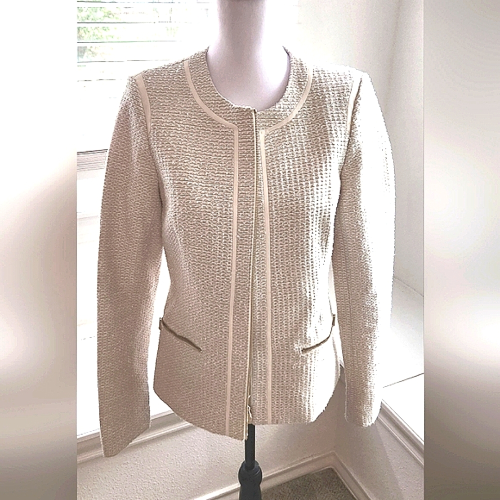 Karl Lagerfeld Cream Blazer with Textured Fabric & Tailored Fit Sz 8 EUC